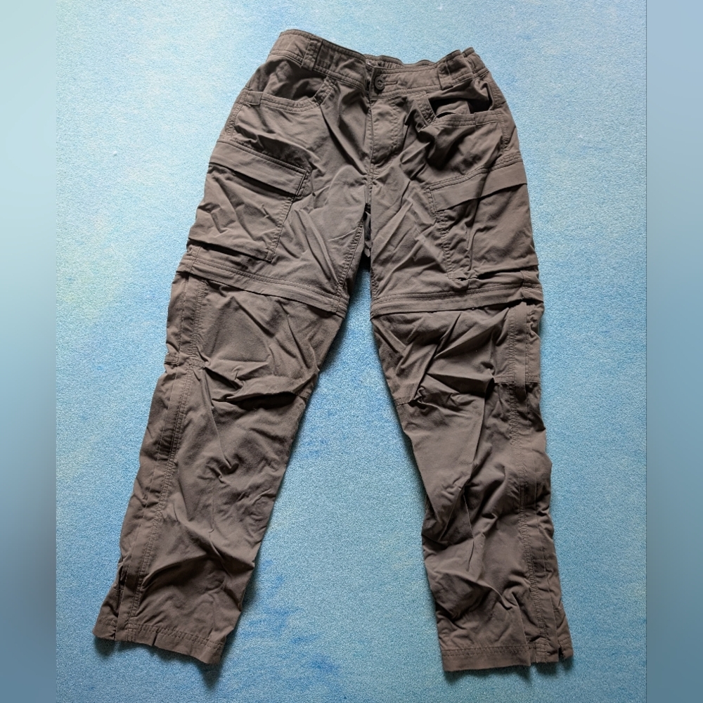 REI army green Sahara convertible pants ✨